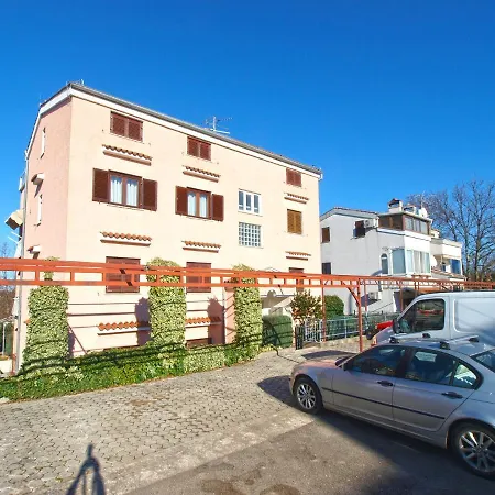 Roberto 1988 Apartment Porec